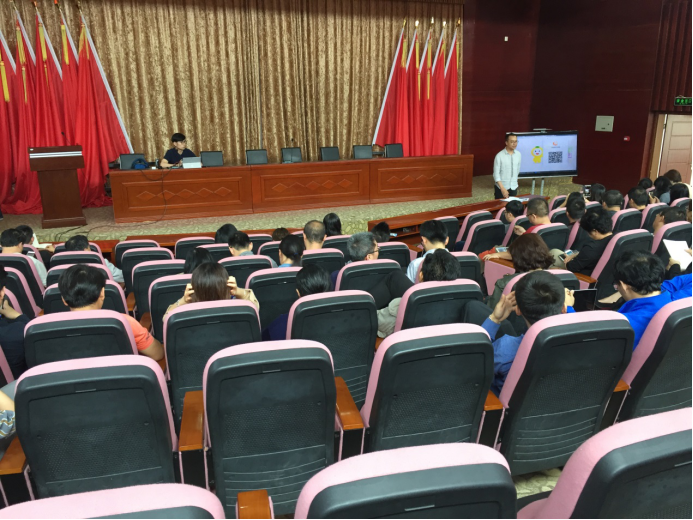 图2对辅导员进行培训